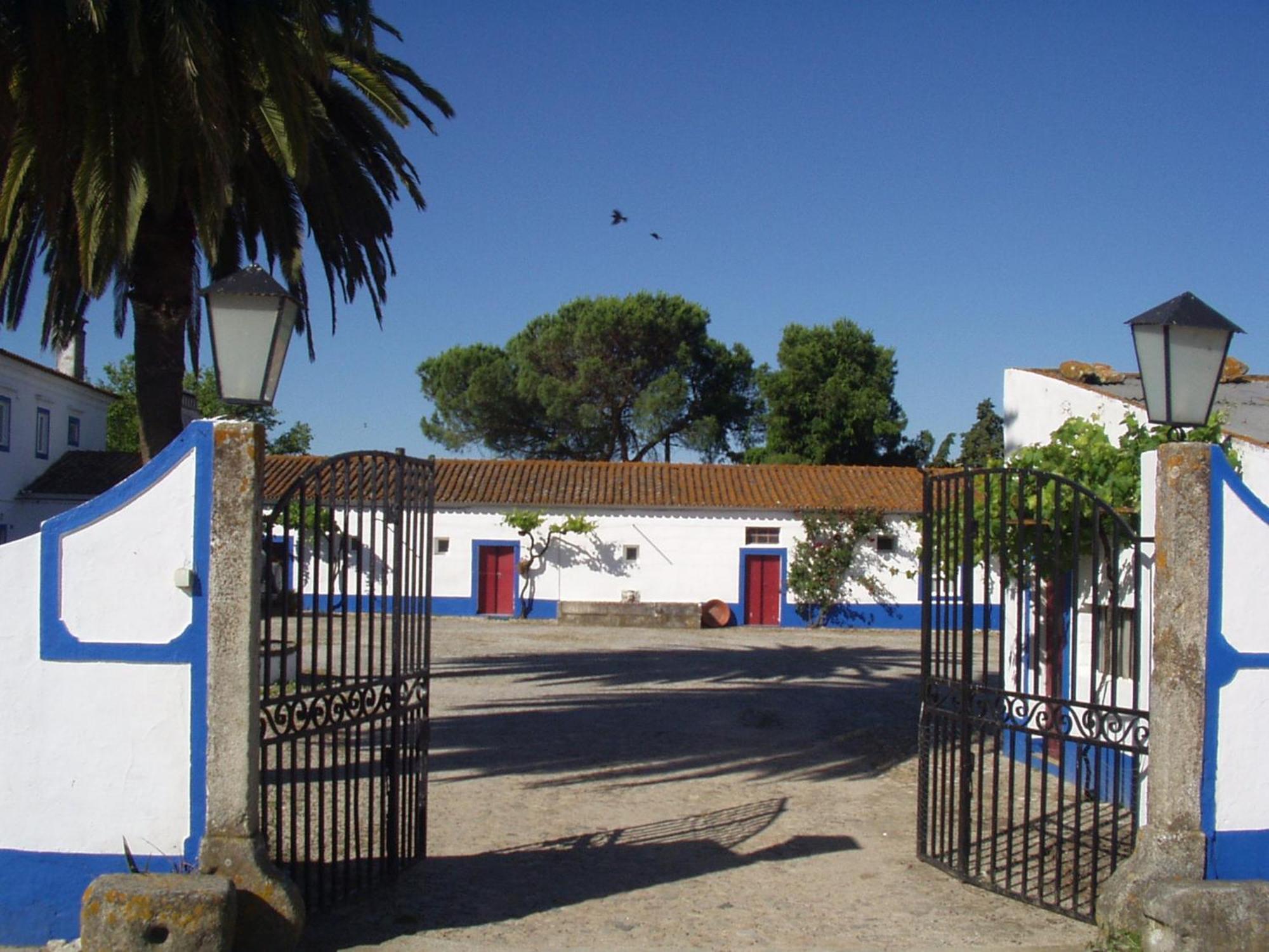 Monte Da Serralheira Agro Turismo Évora Esterno foto